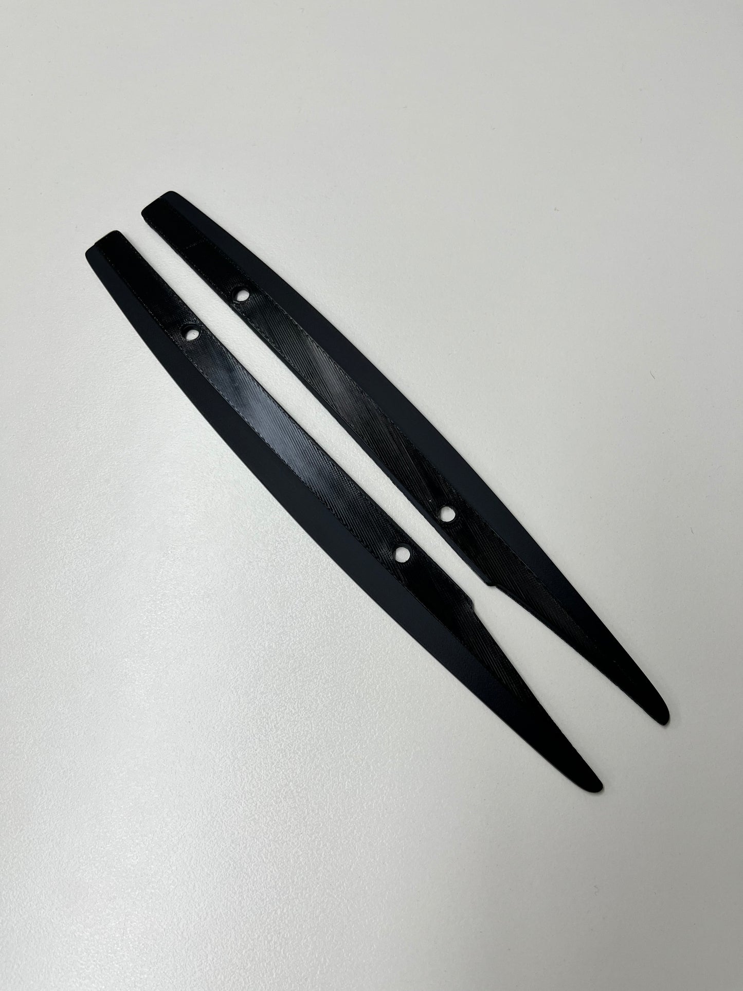 AU front guard moulding